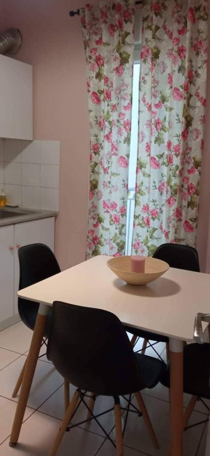 Vanilla - Happyhostgr - Downtown Apartment Volos Luaran gambar